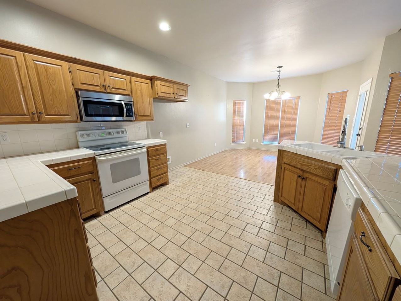 4801 Deer Ridge Blvd - Photo 7 of 17