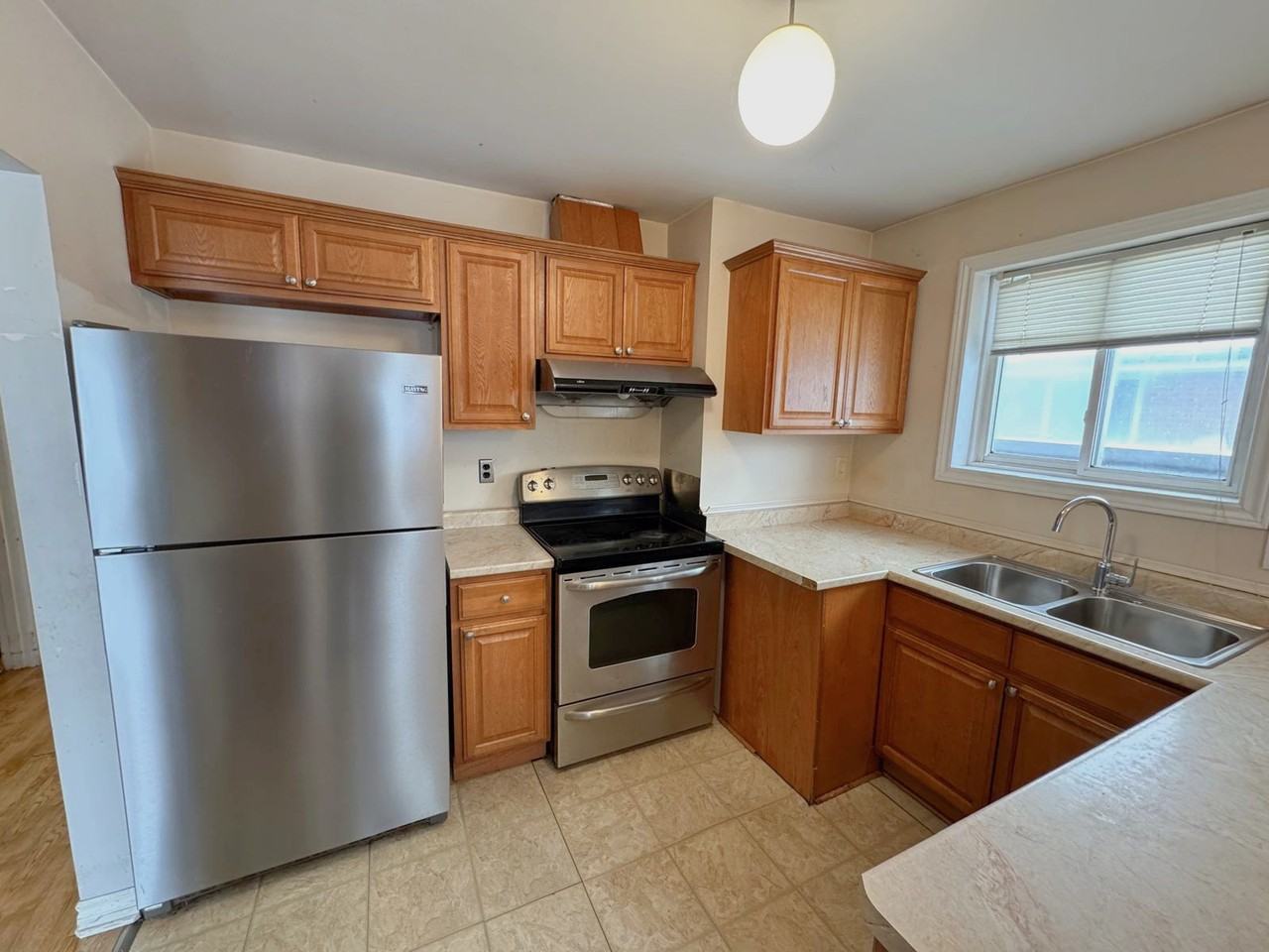 21 Aloma Crescent - Photo 5 of 12