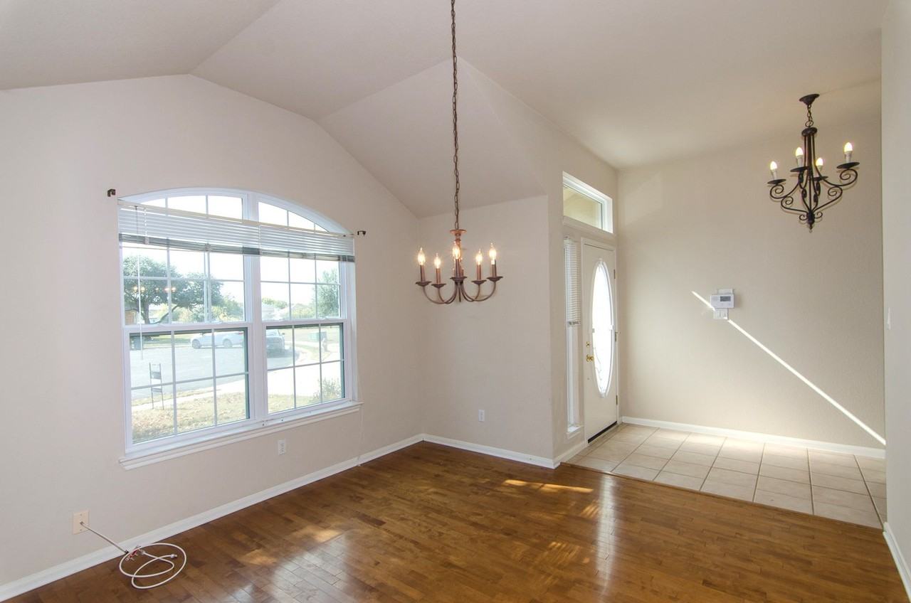 1006 Promenade Ct - Photo 6 of 32