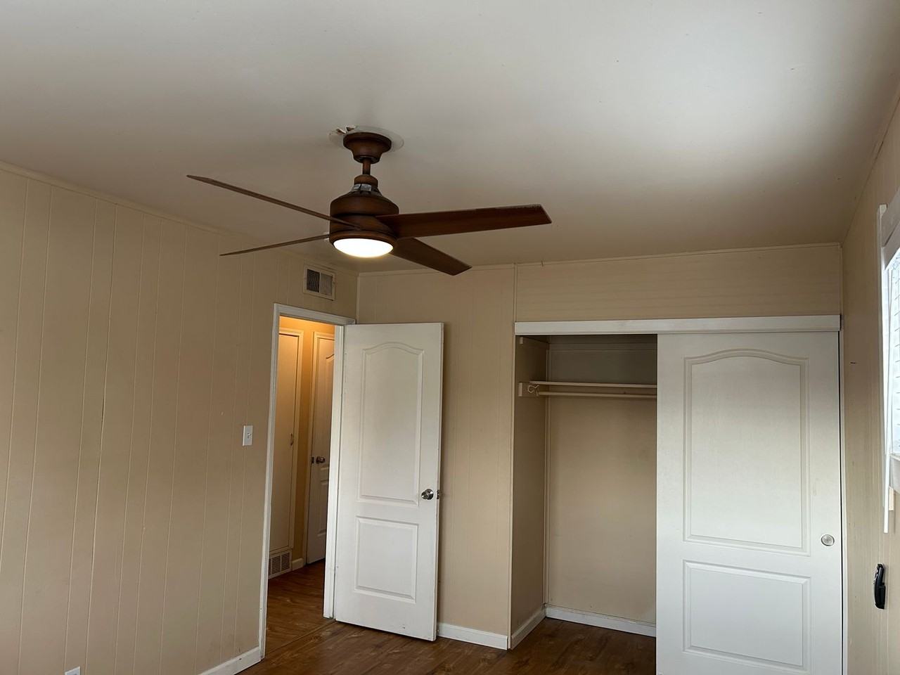 1260 Plymouth Way - Photo 5 of 10