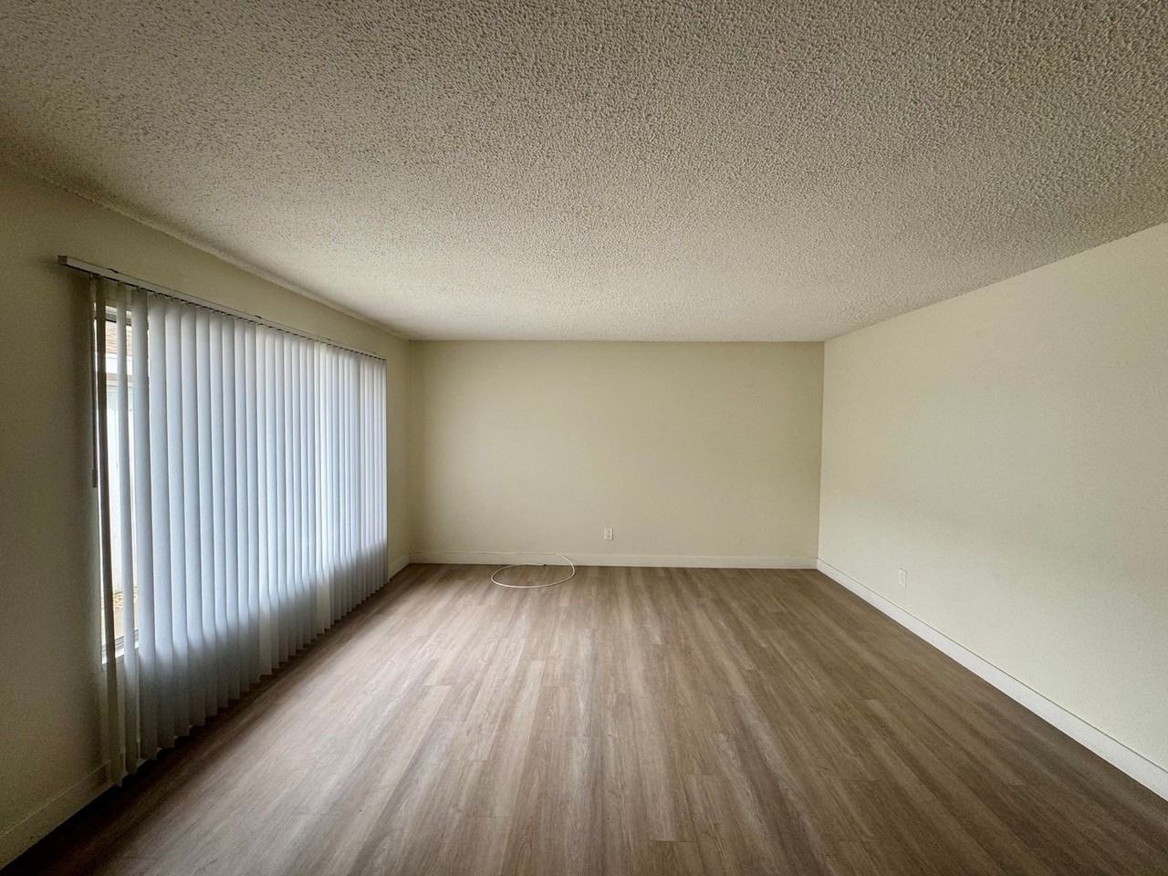 3955 Howard Ave - Photo 2 of 14