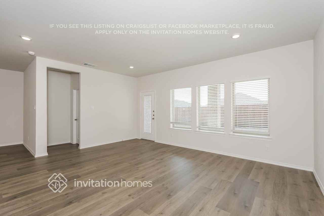 4004 Amethyst Dr - Photo 5 of 18