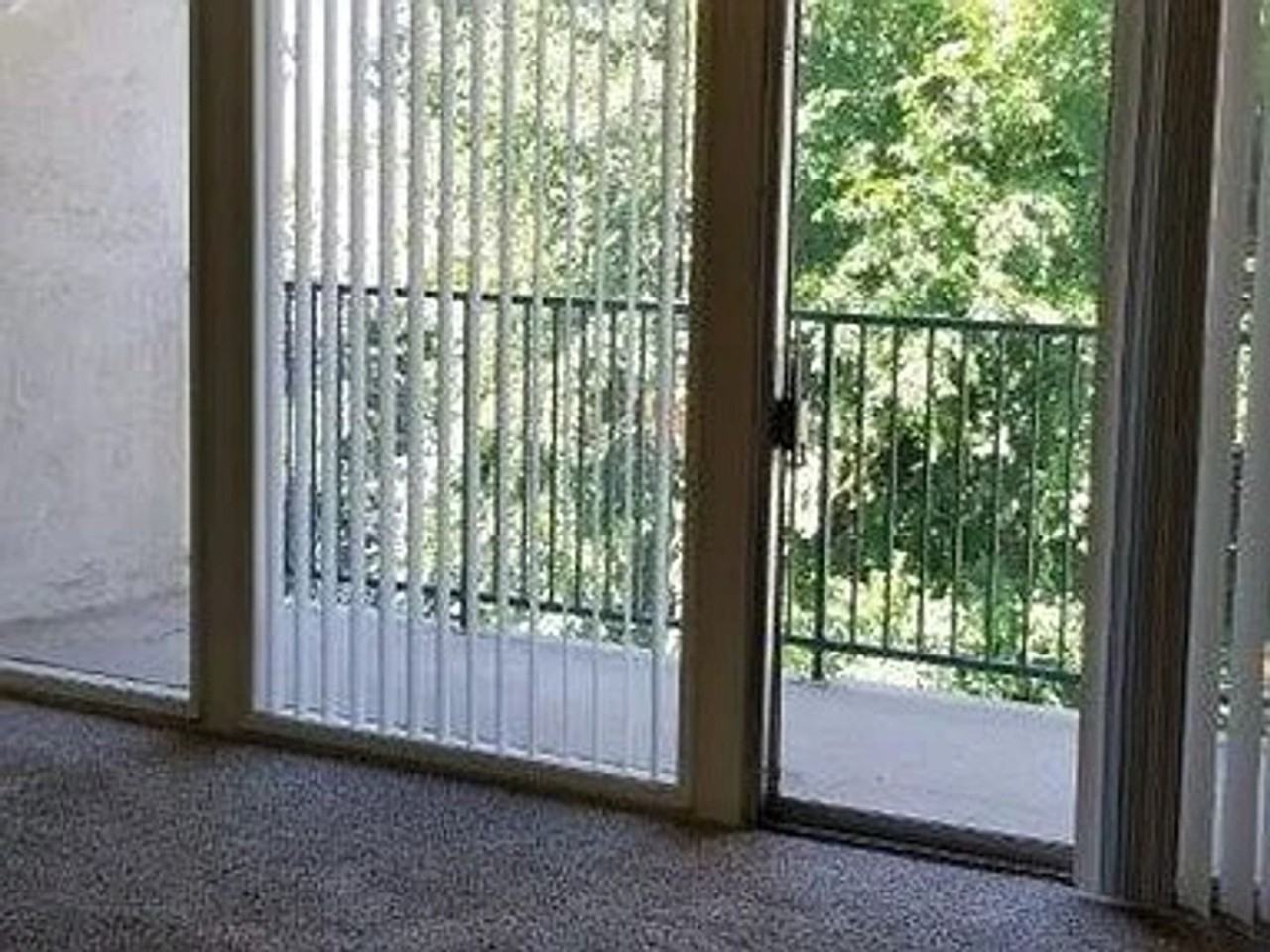 1705 Carmel Dr - Photo 3 of 10