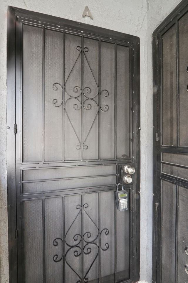 2620 W Via Corona - Photo 2 of 17