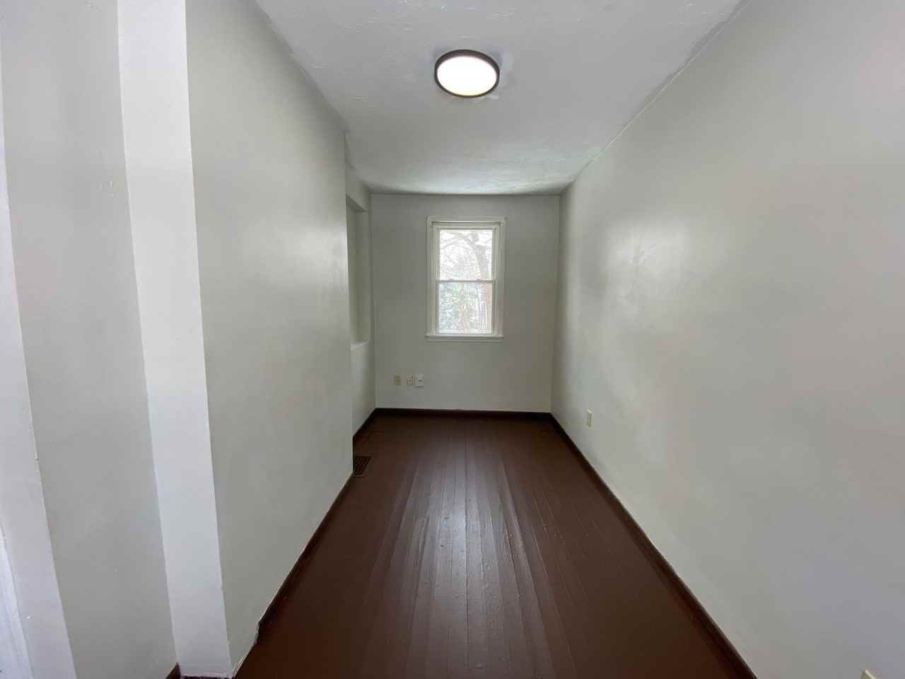 1578 Pilgrim St - Photo 3 of 11