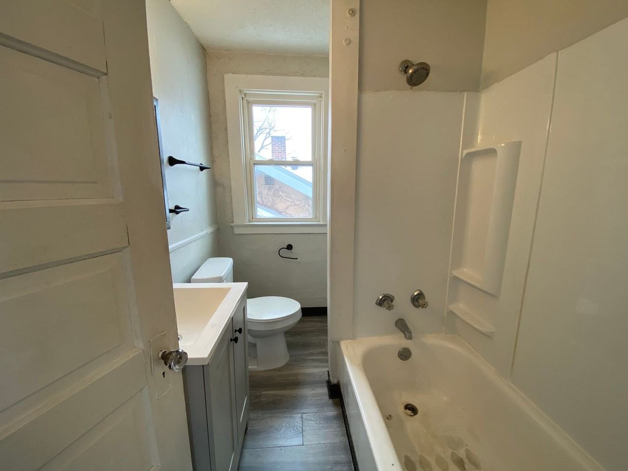 1578 Pilgrim St - Photo 7 of 11