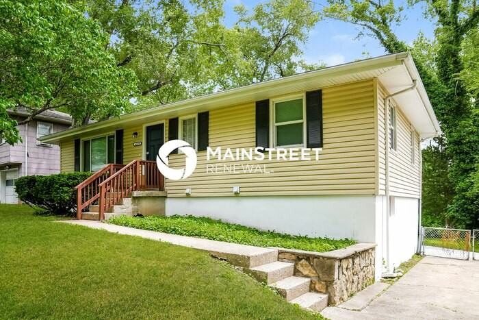 4139 N Spruce Ave - Photo 4 of 17