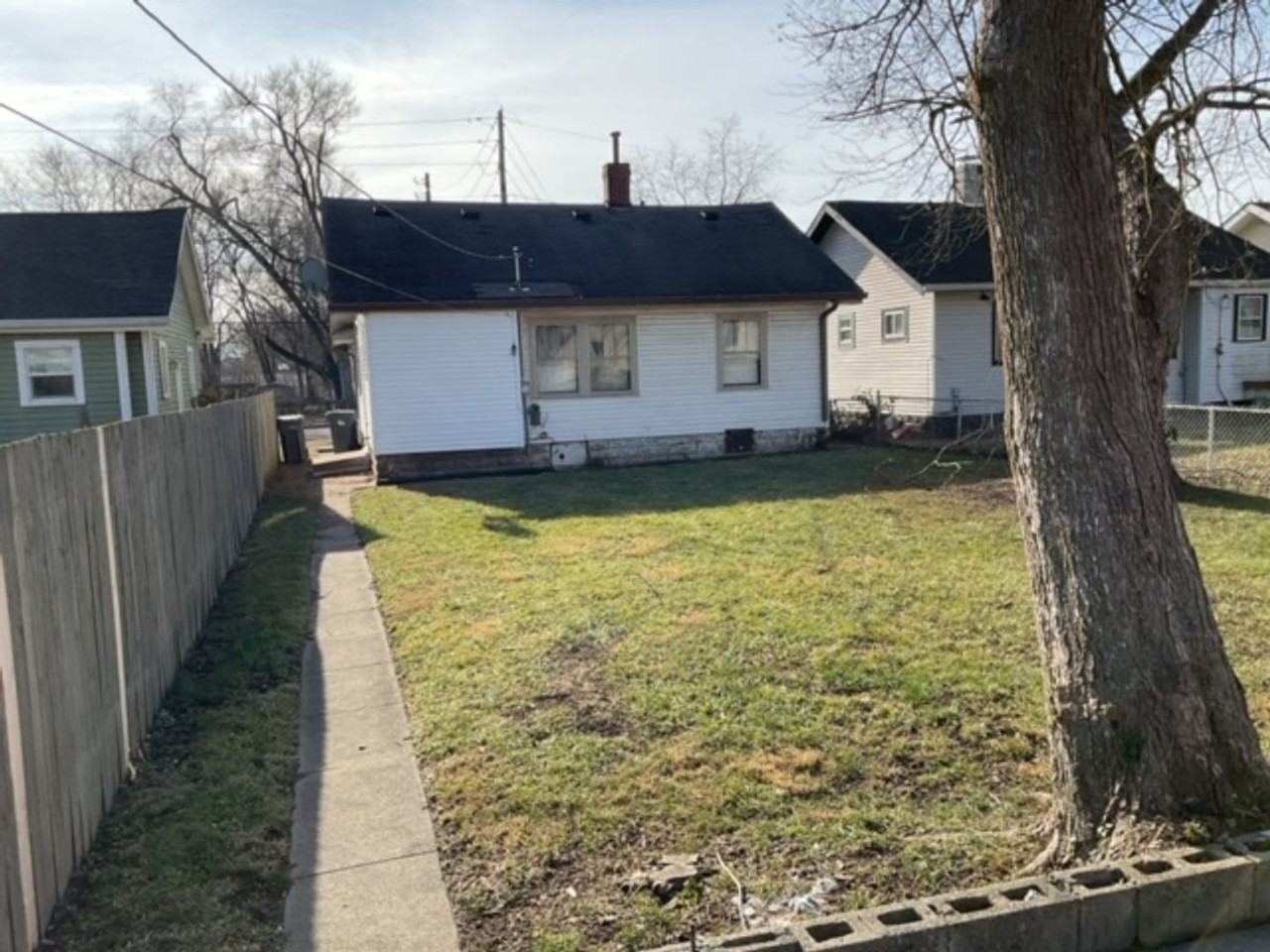 1534 E 34th St - Photo 2 of 11