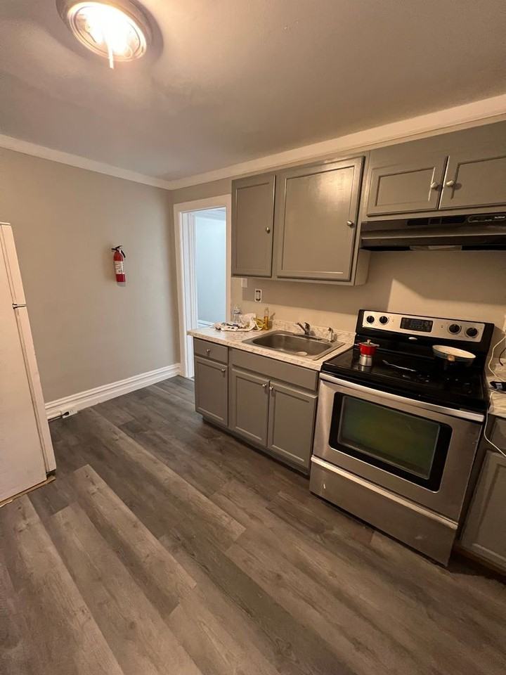 240 E Hamilton St - Photo 4 of 5