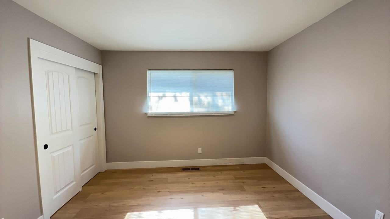 1502 Rand Ave - Photo 6 of 8