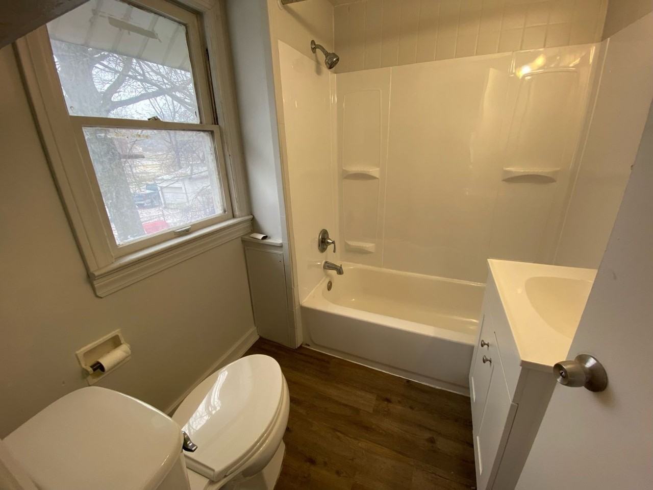 348 Jewell Dr - Photo 6 of 9