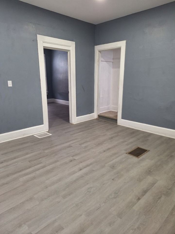 1527 W 6th St - Photo 5 of 38