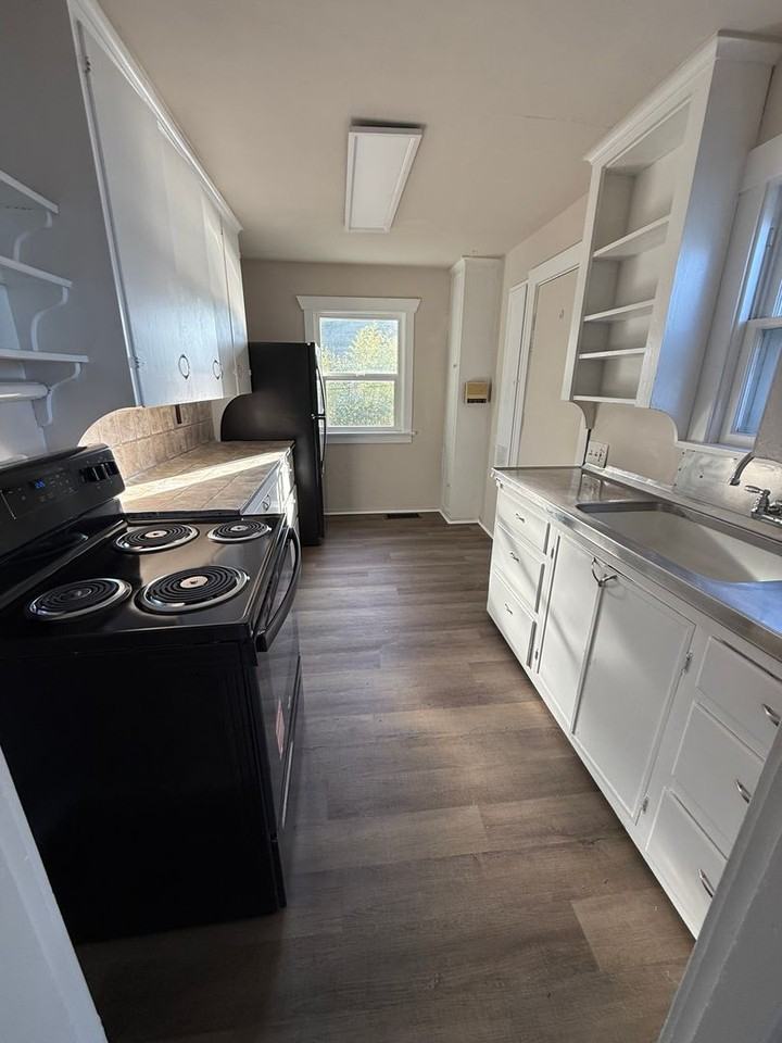 3431 Mathews Dr Nw - Photo 7 of 10