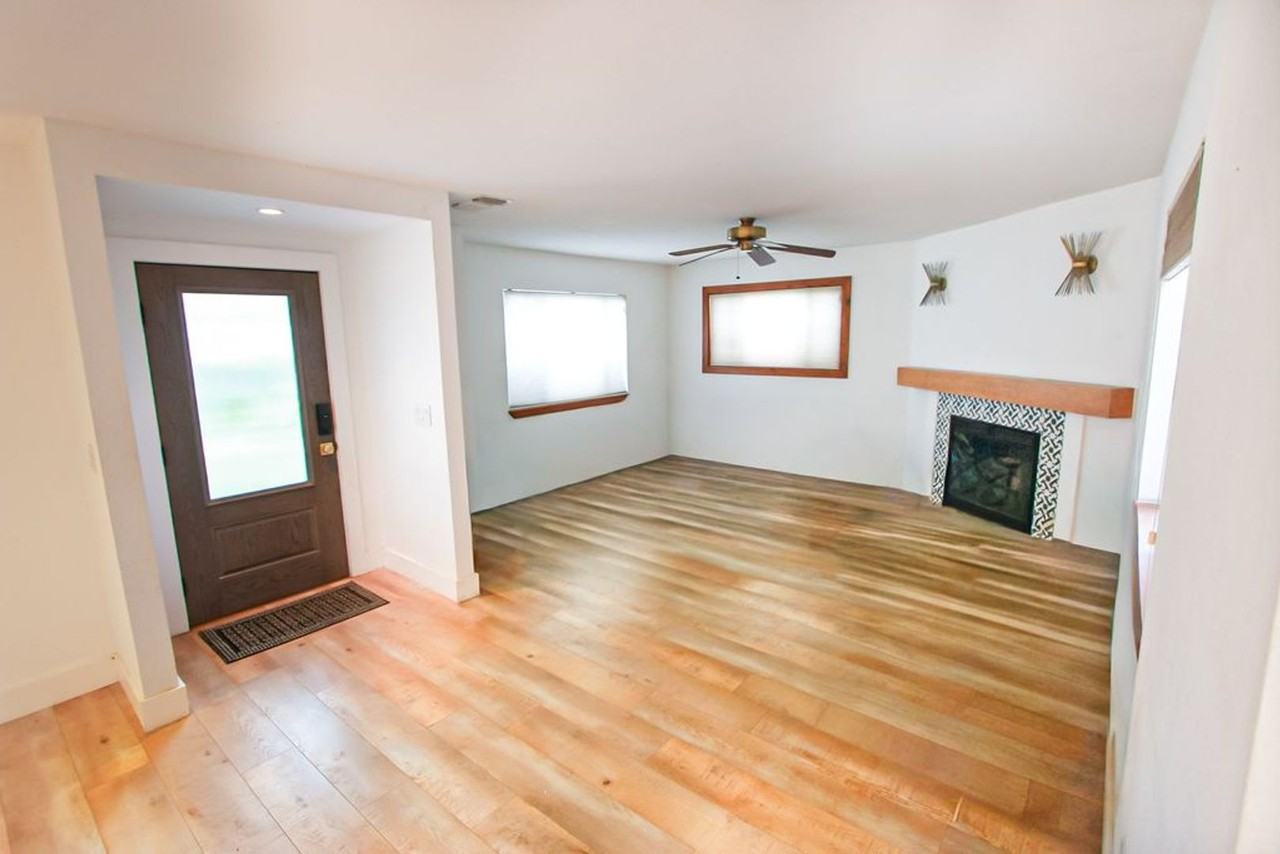 20351 Harvard Way - Photo 4 of 46