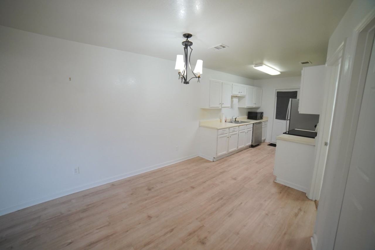 1264 Ocala Rd #B - Photo 4 of 31