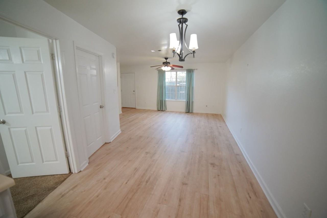 1264 Ocala Rd #B - Photo 5 of 31