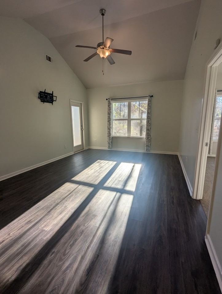 385 Orchard Ln - Photo 4 of 22