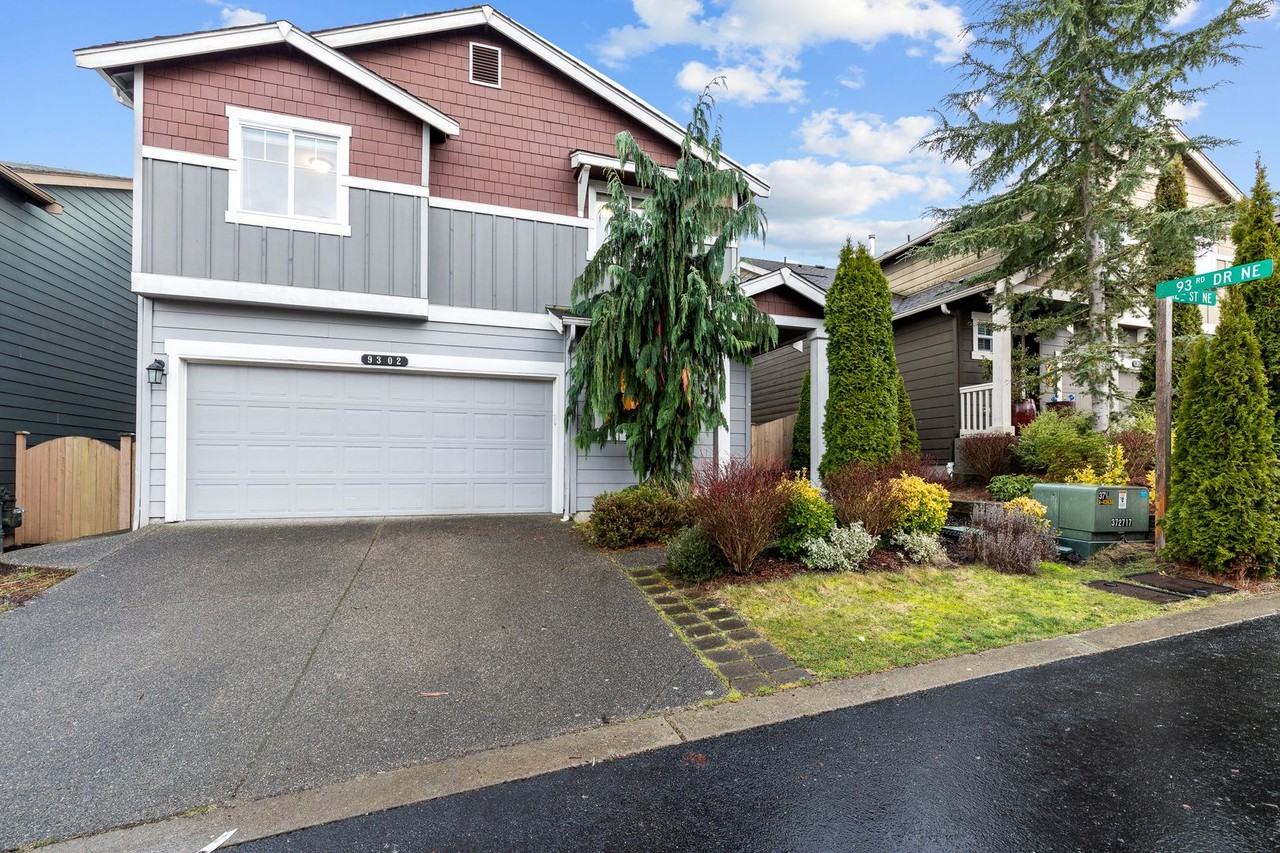 9302 12th St Ne - Photo 2 of 42