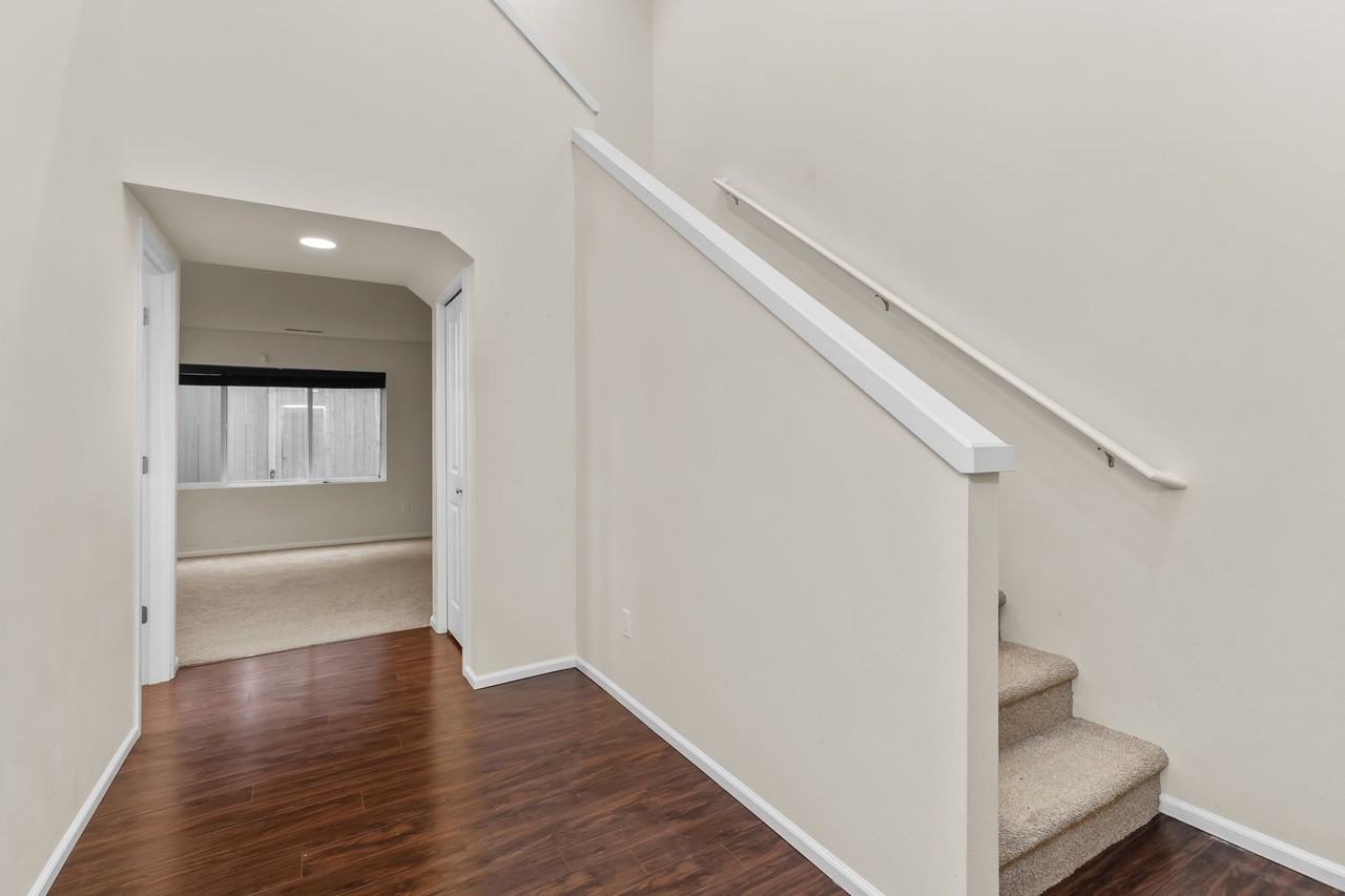 9302 12th St Ne - Photo 4 of 42