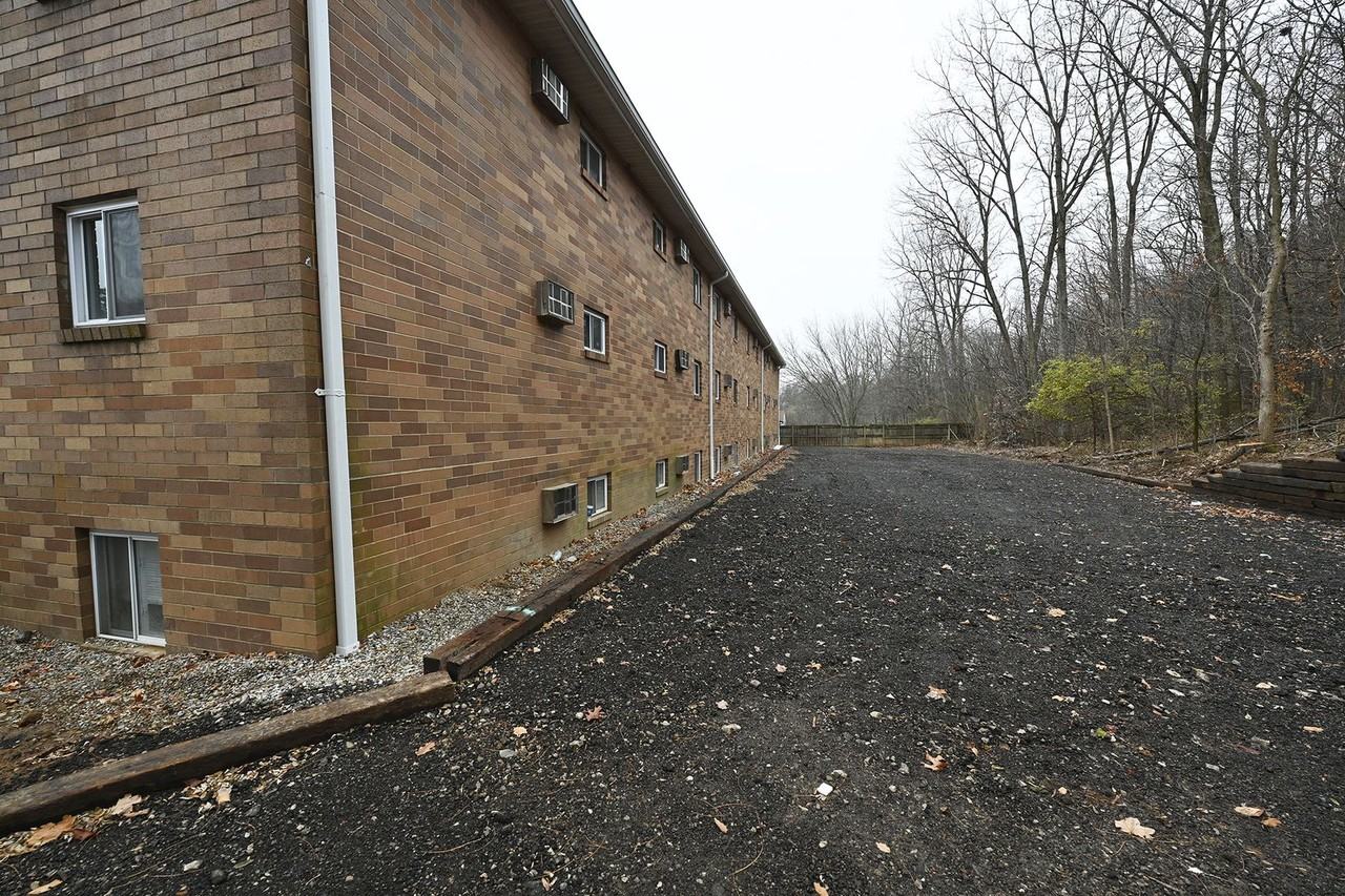 227 Hillside Circle - Photo 3 of 31