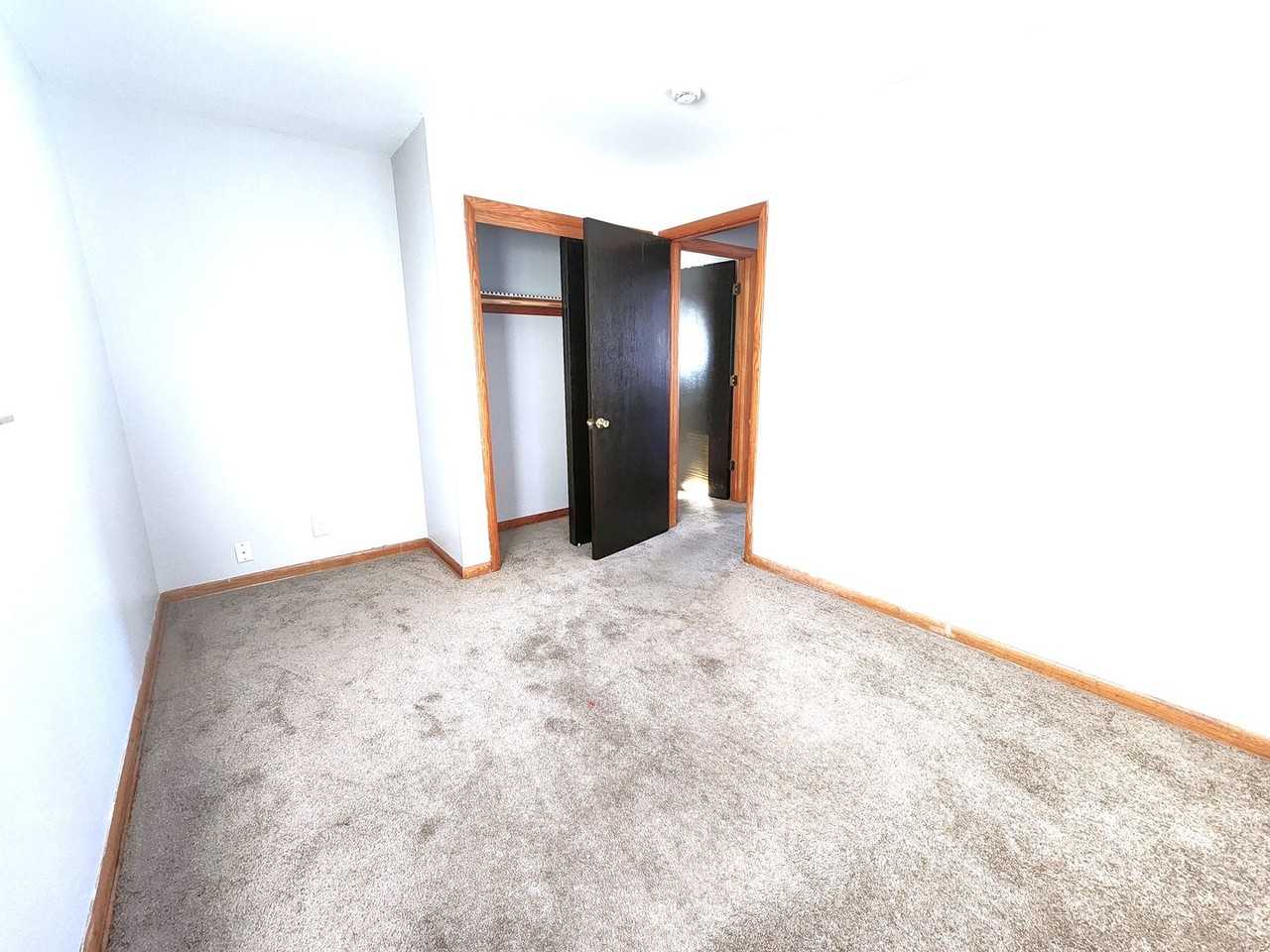 11027 W Hampton Ave - Photo 5 of 9