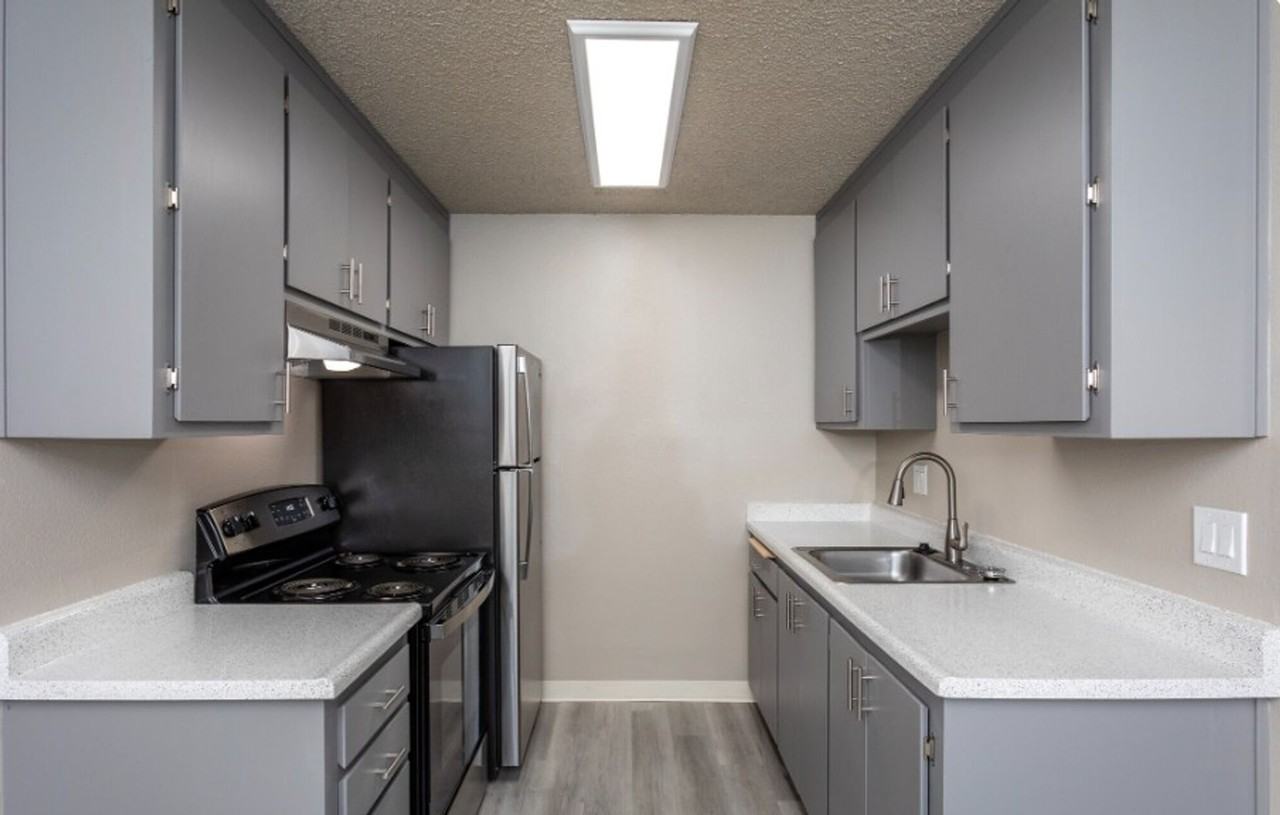 Bridgeford Apartments - Photo 3 of 18