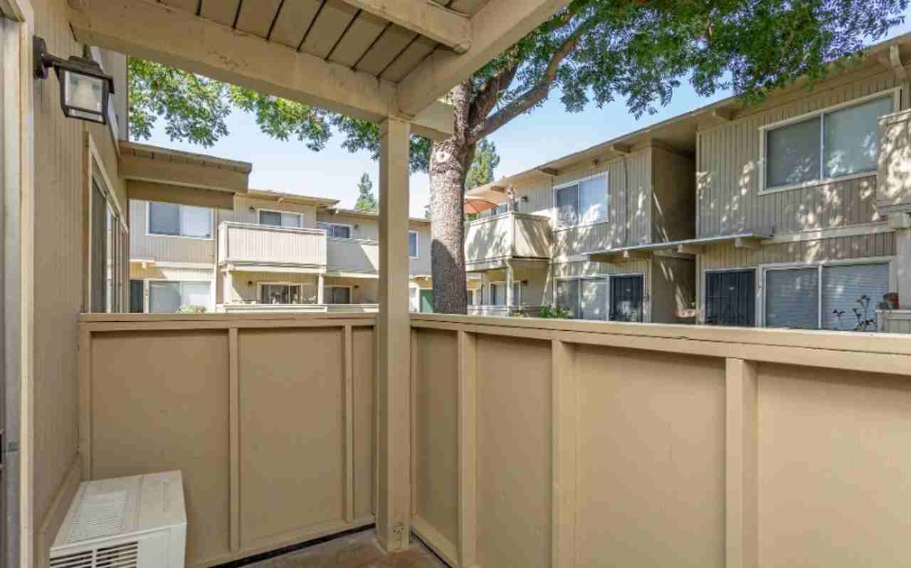 Bridgeford Apartments - Photo 5 of 18