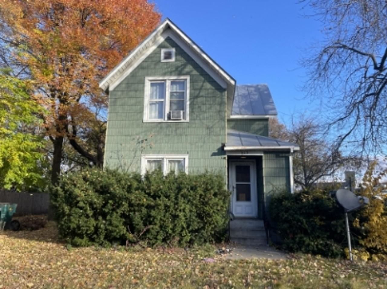 615 Mill St - Photo 2 of 20