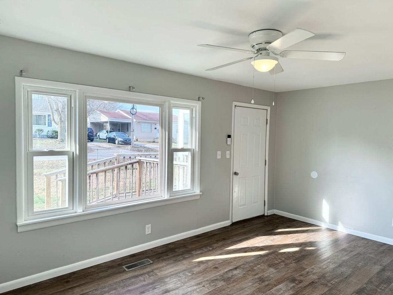 202 N Wooldridge Rd - Photo 3 of 23