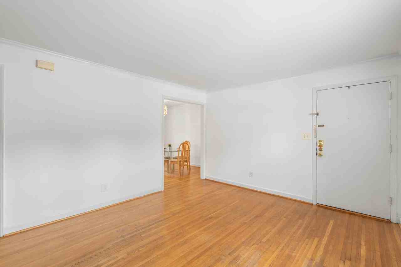 918 Mcalway Rd #B - Photo 5 of 27