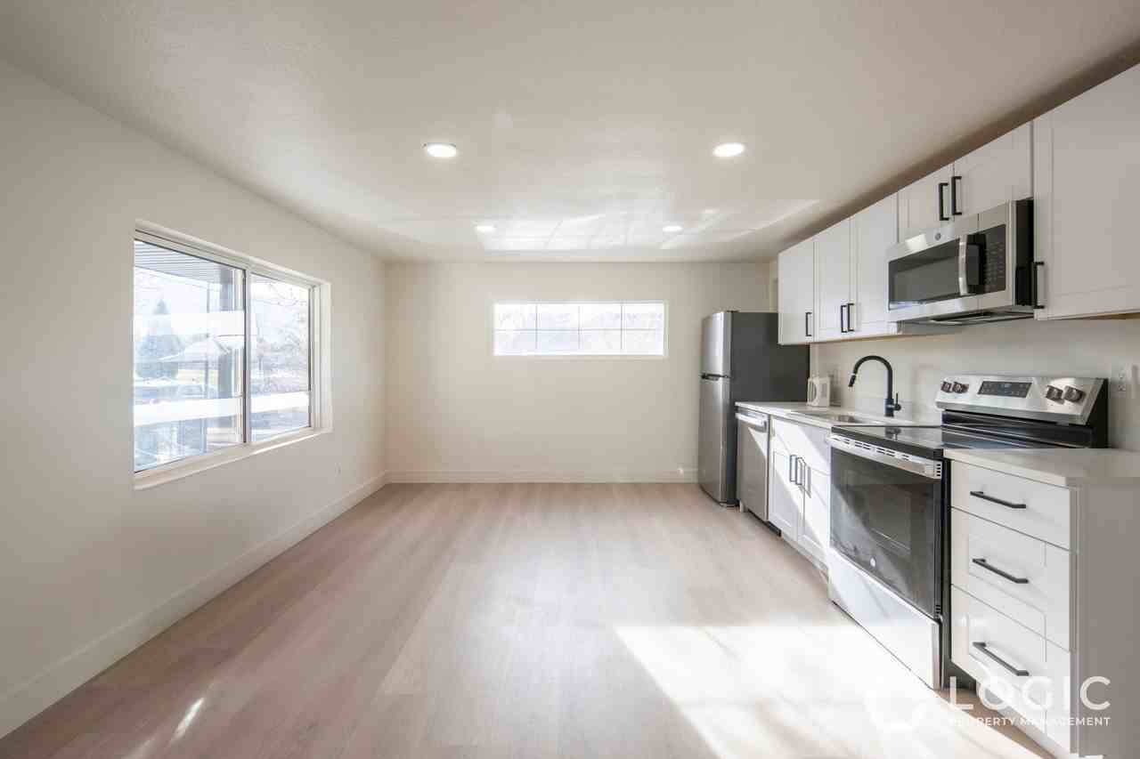 7808 S 1000 E - Photo 7 of 20