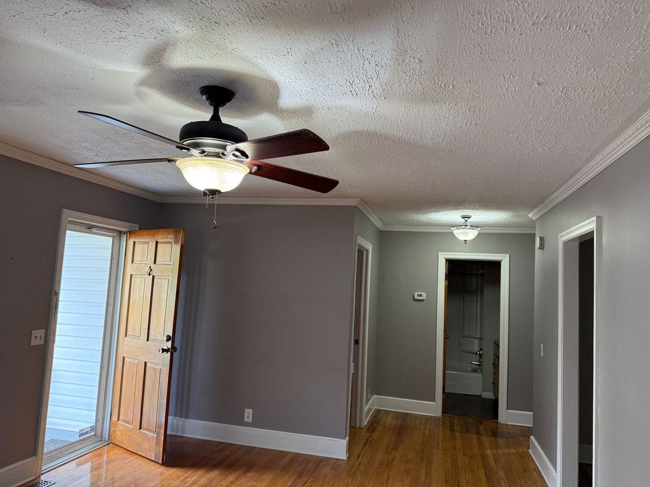 329 Guilford St - Photo 4 of 18