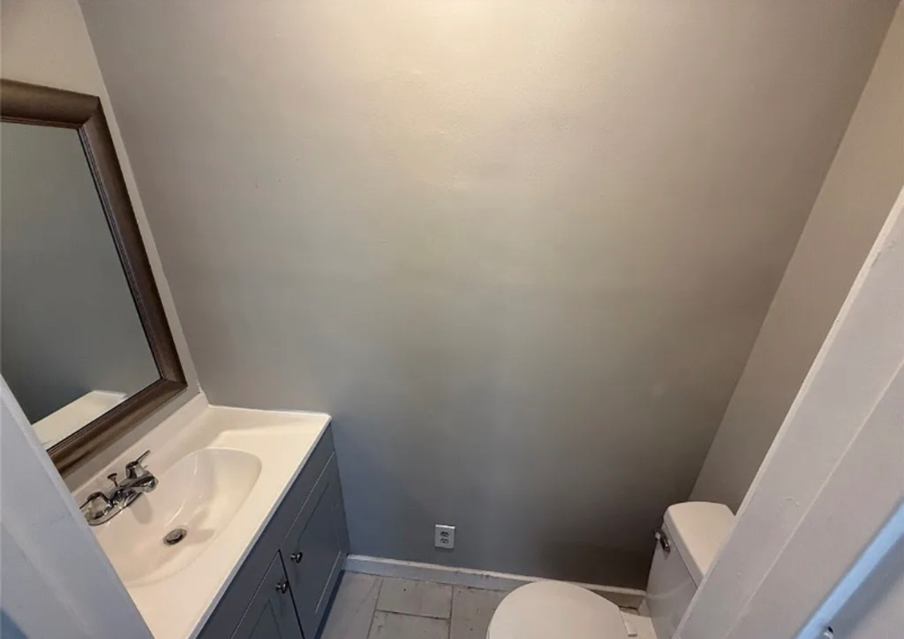 2030 Windsor Ave - Photo 3 of 10