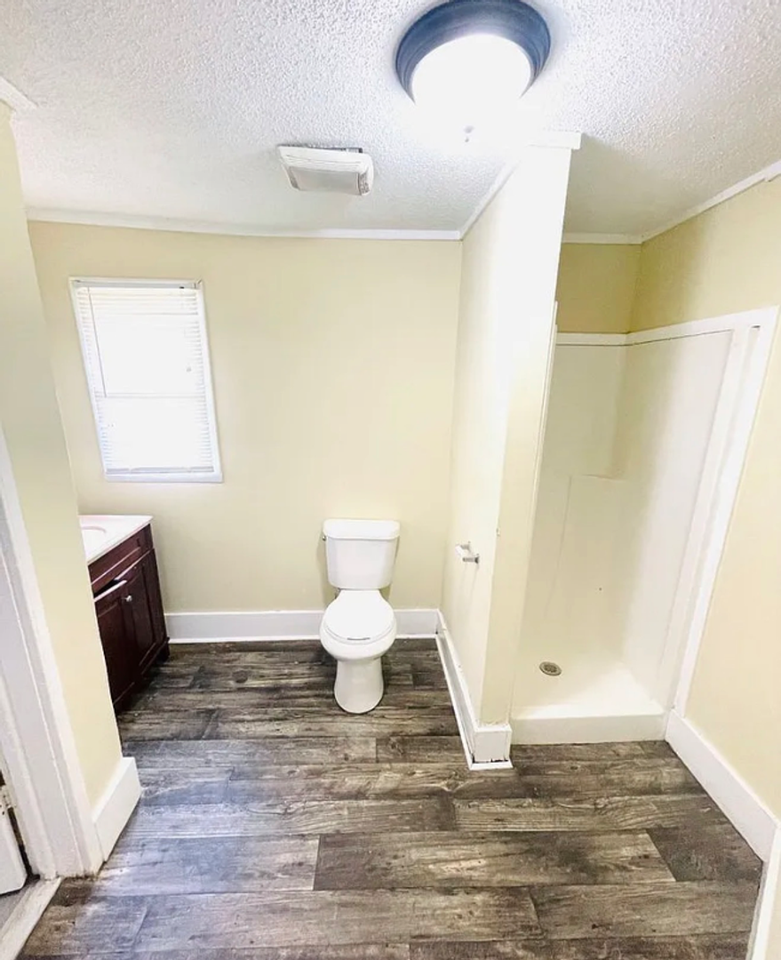 2034 E 3rd St - Photo 2 of 10