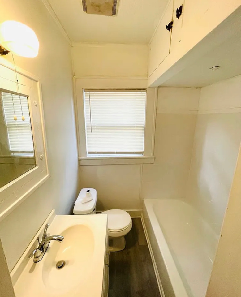 2034 E 3rd St - Photo 3 of 10