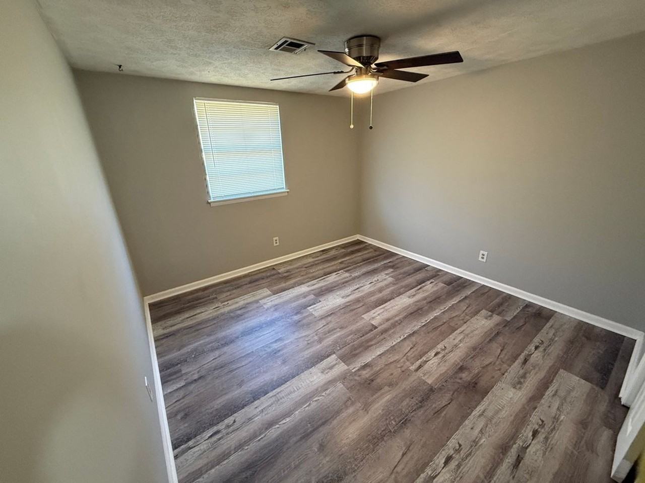 106 White Oak Dr - Photo 6 of 9