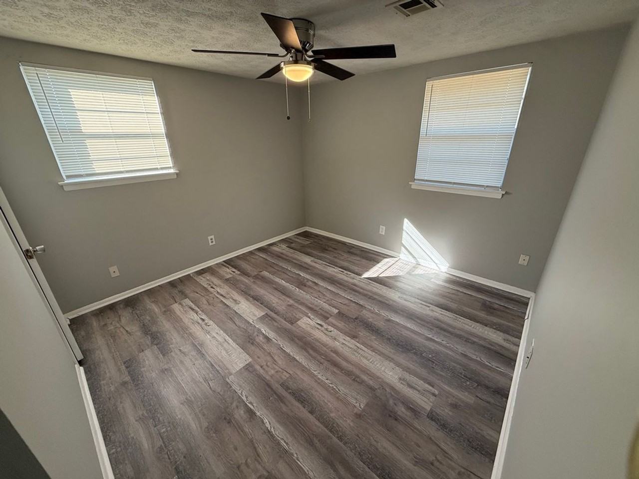 106 White Oak Dr - Photo 7 of 9