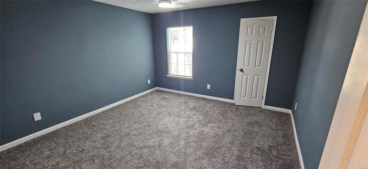 1505 Westminster Dr - Photo 5 of 19