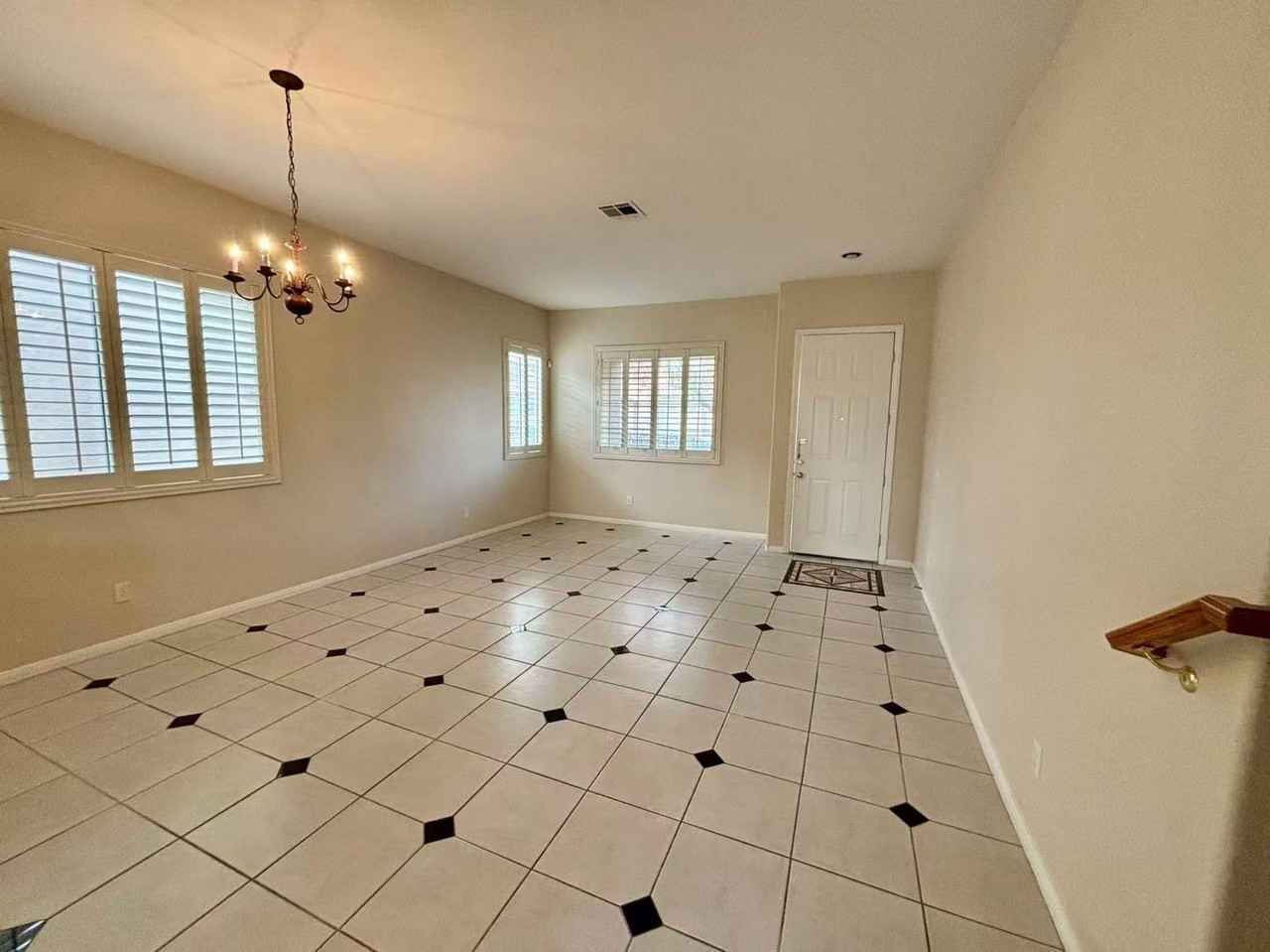 7607 Pioneer Ranch Ave - Photo 3 of 22