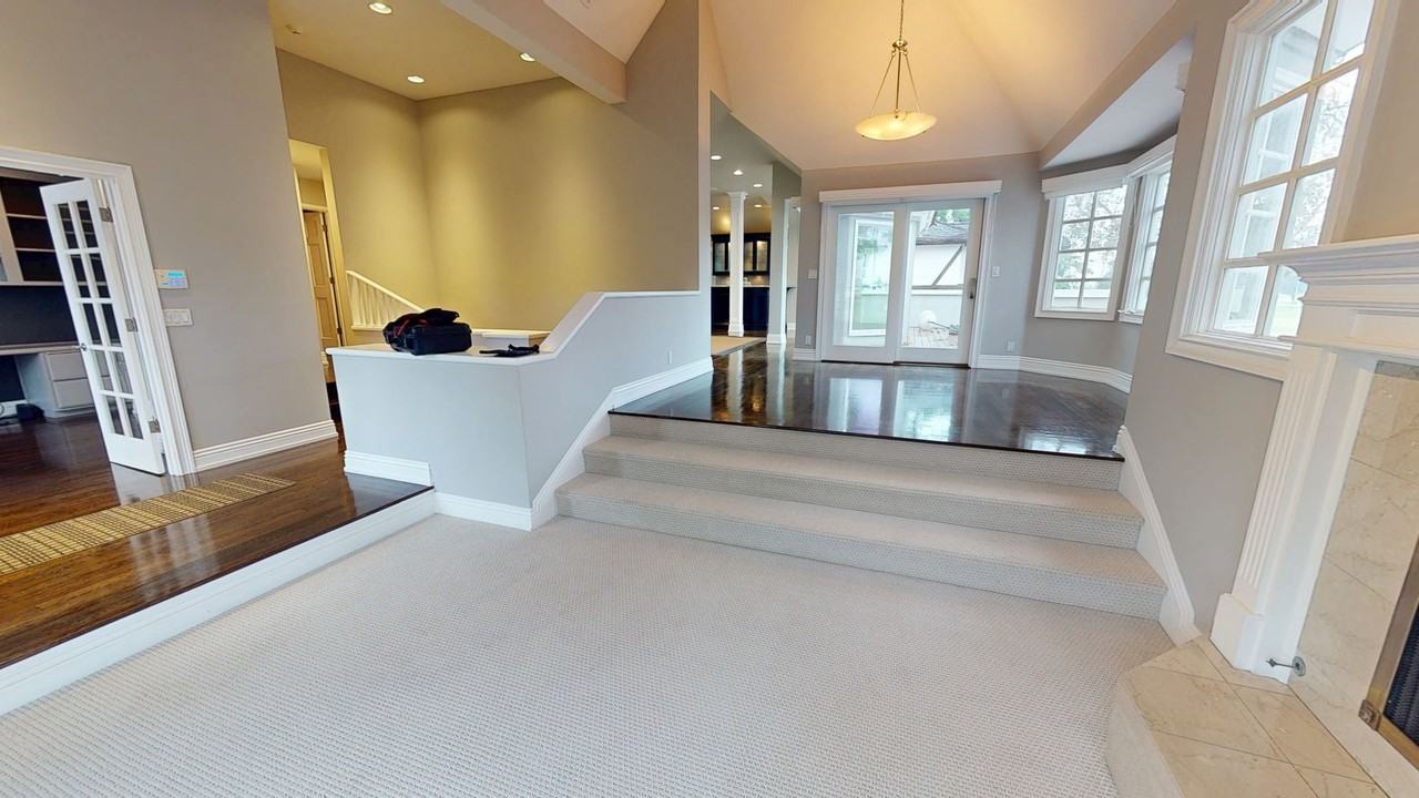 945 Bay Cir - Photo 6 of 37