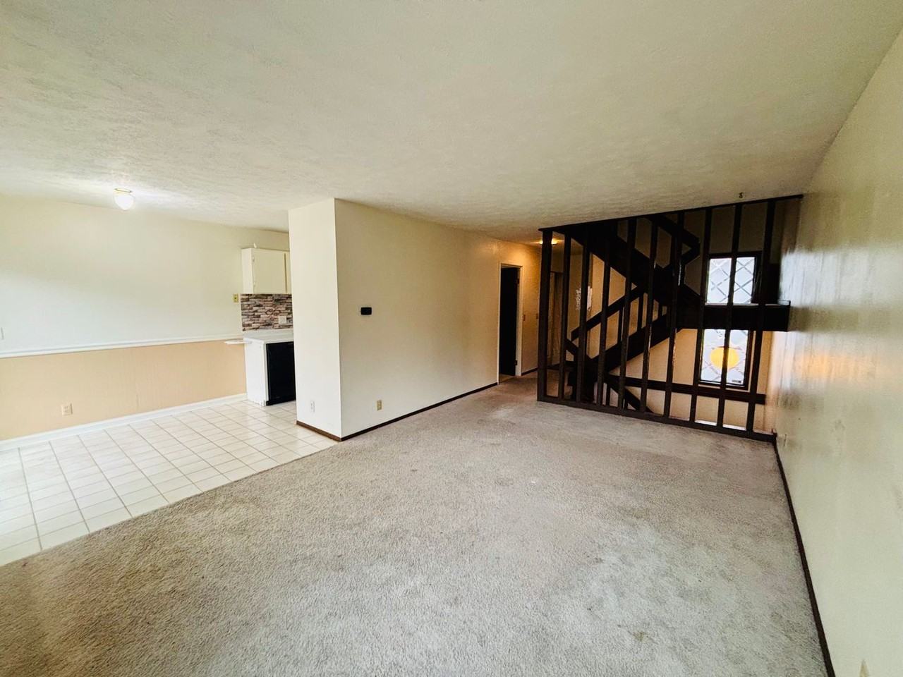 13205 Carpenter St - Photo 5 of 15