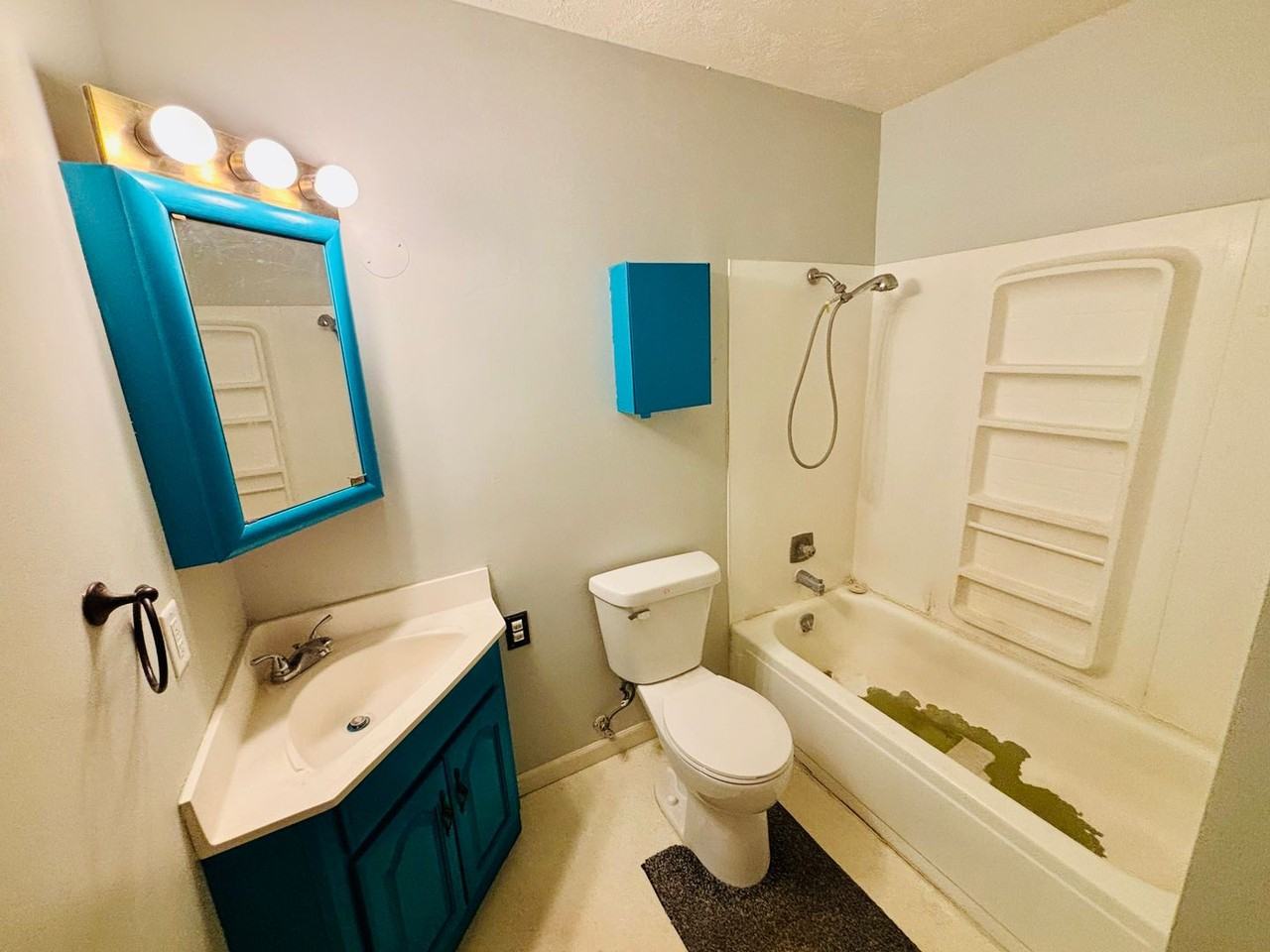 13205 Carpenter St - Photo 7 of 15