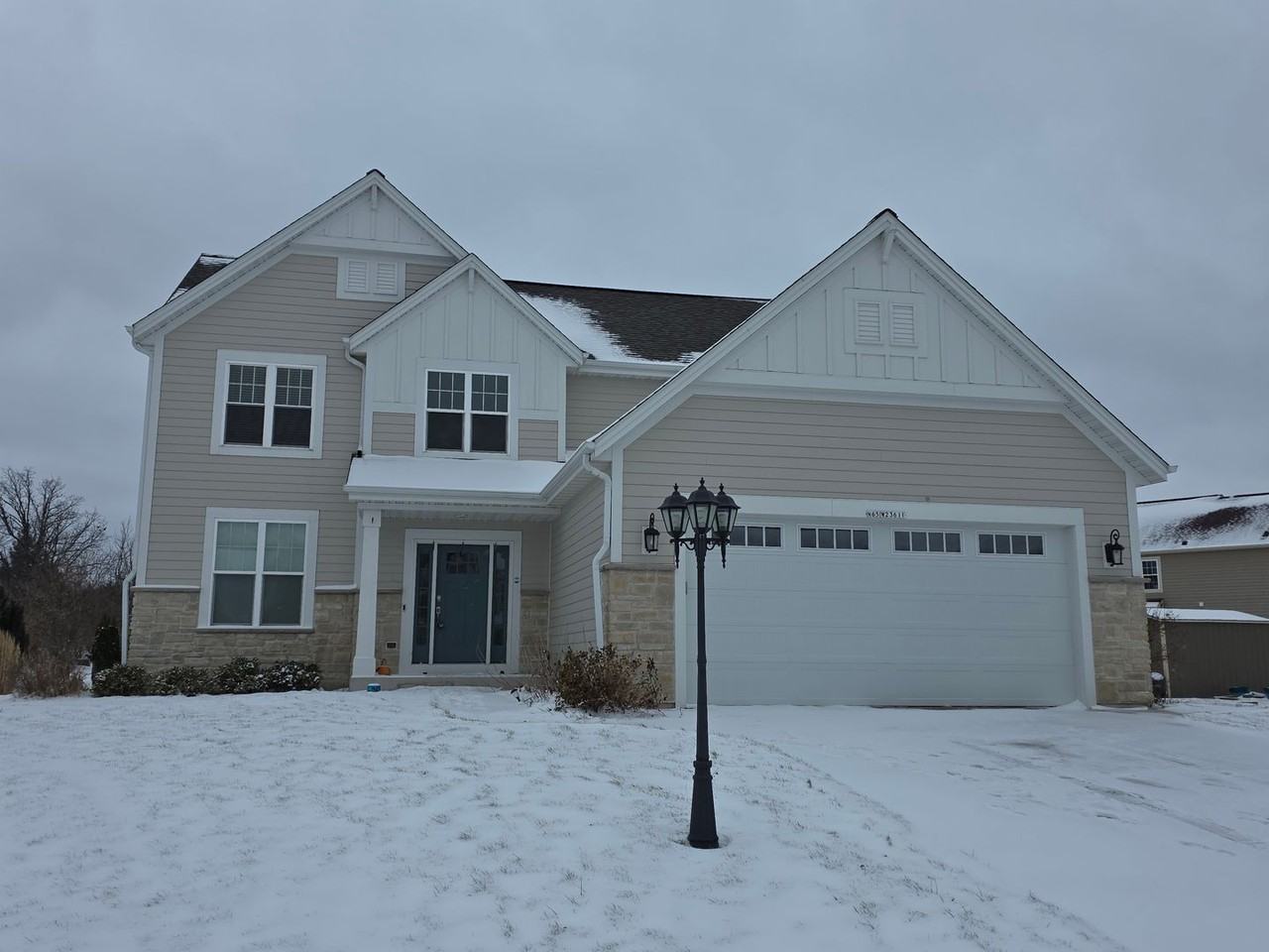 N65W23611 Hillview Dr - Photo 2 of 28