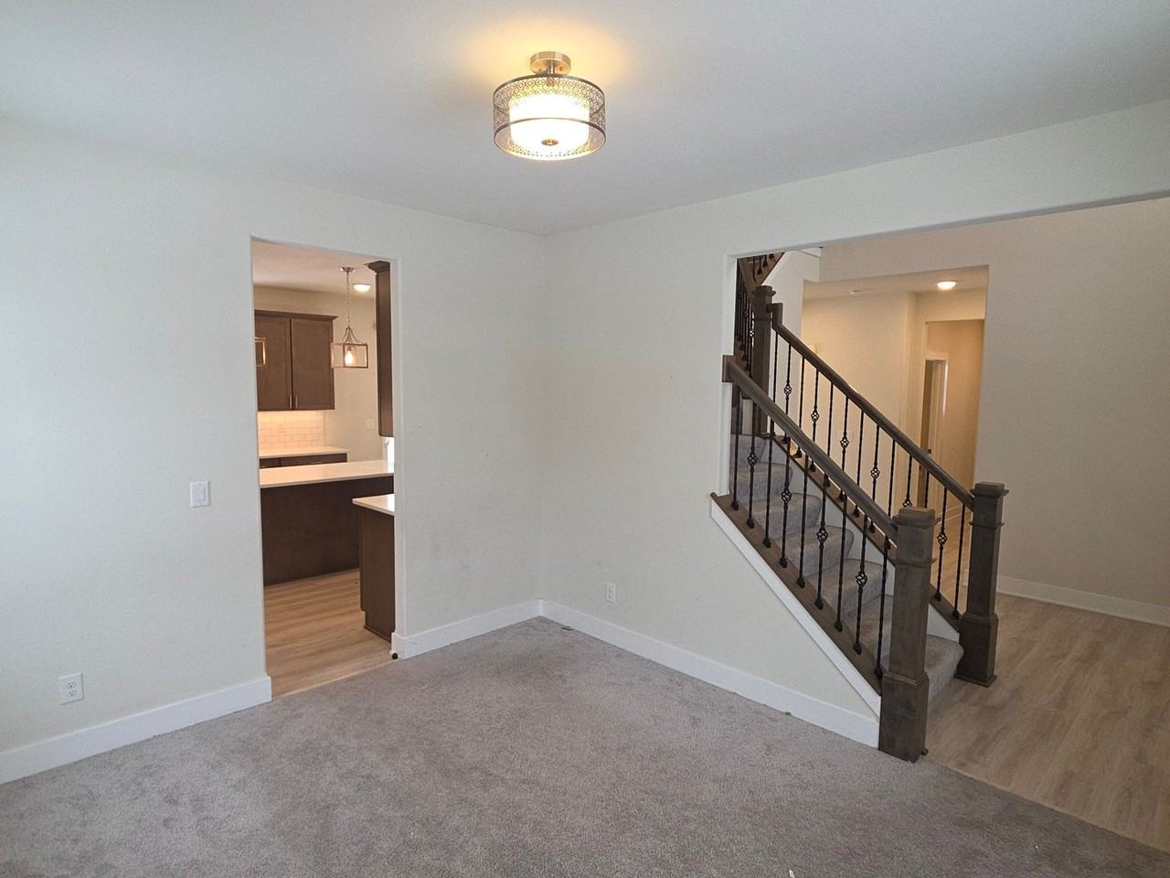 N65W23611 Hillview Dr - Photo 7 of 28