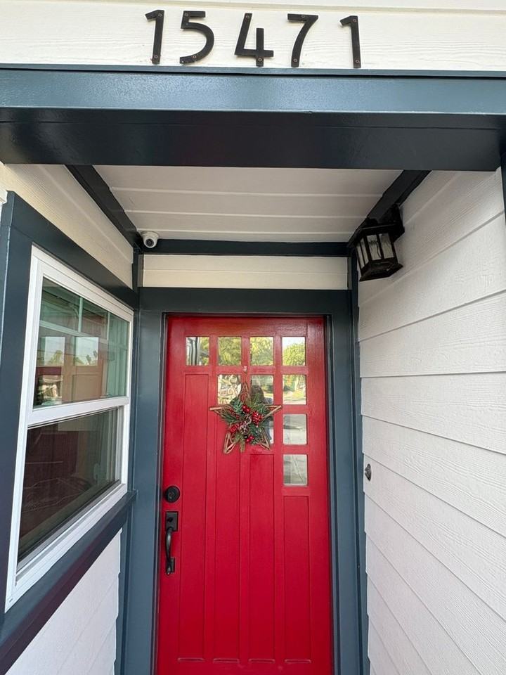 15471 Victoria Ln - Photo 2 of 36