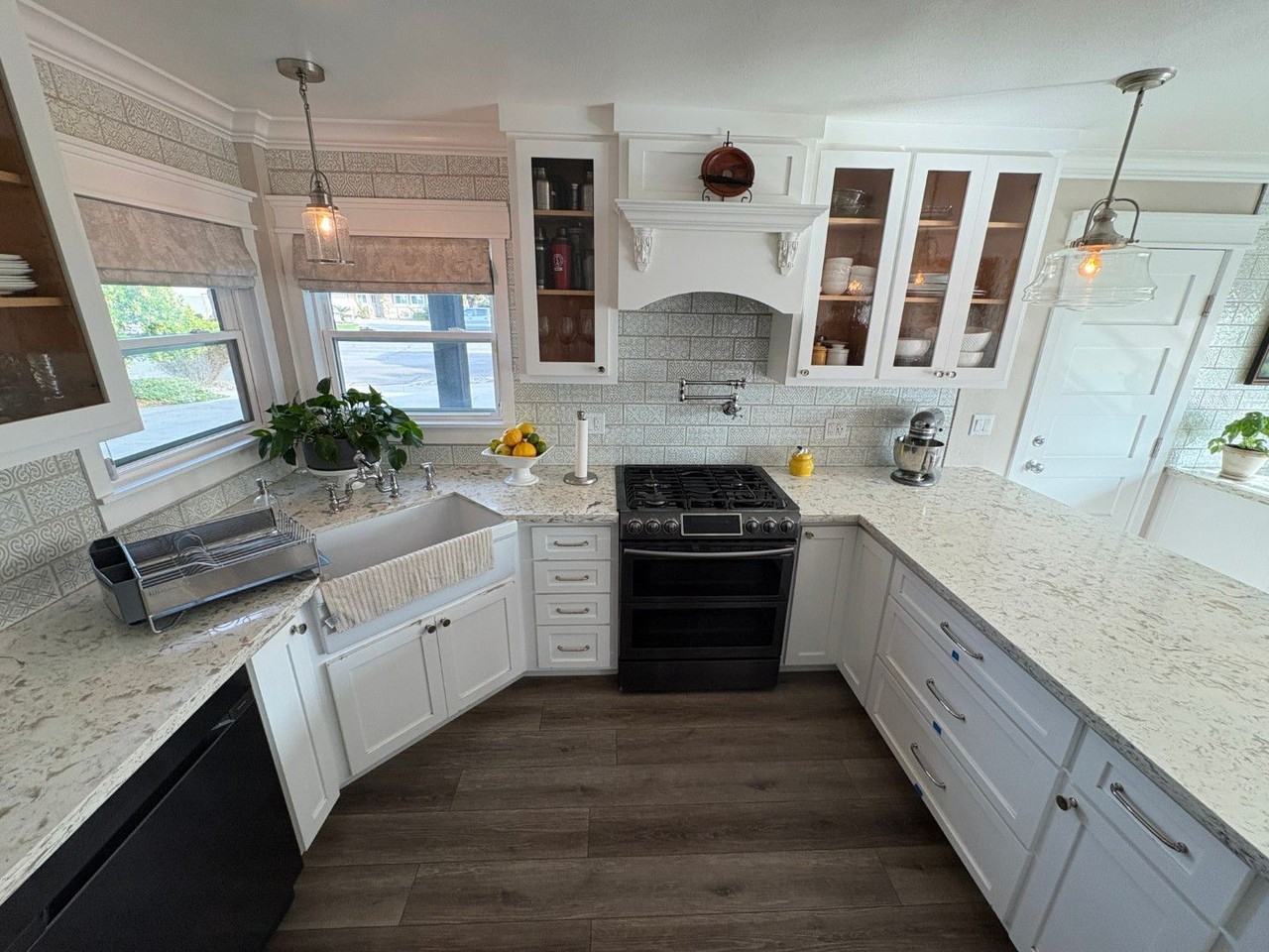 15471 Victoria Ln - Photo 3 of 36