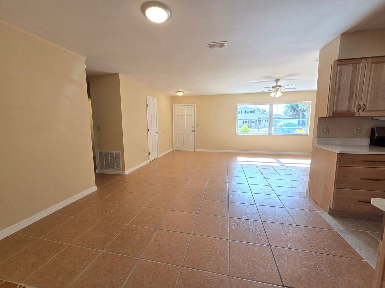 3125 Irving St - Photo 6 of 39