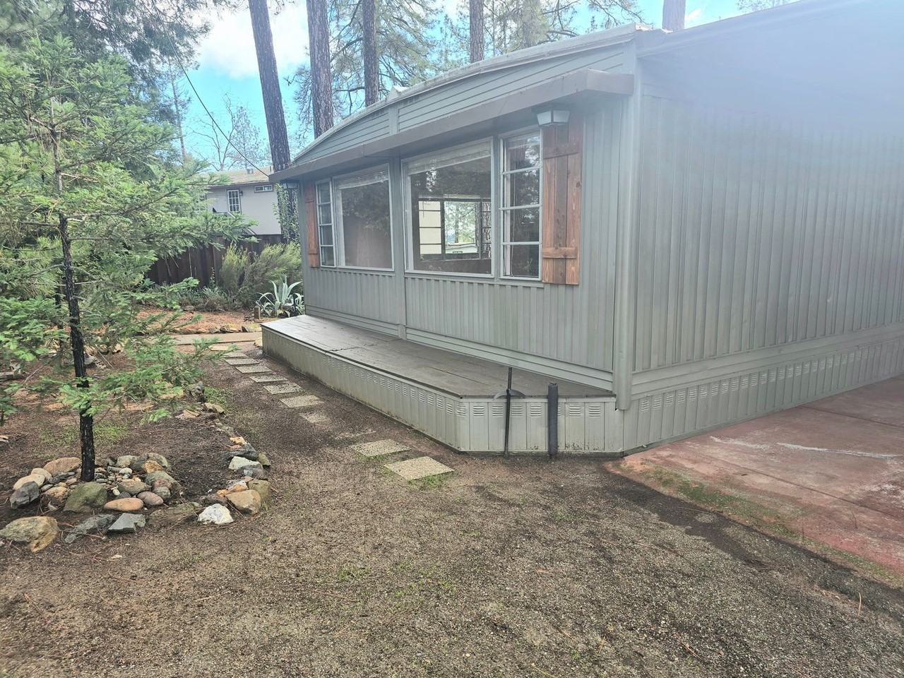 586 Dundee Ct - Photo 2 of 44