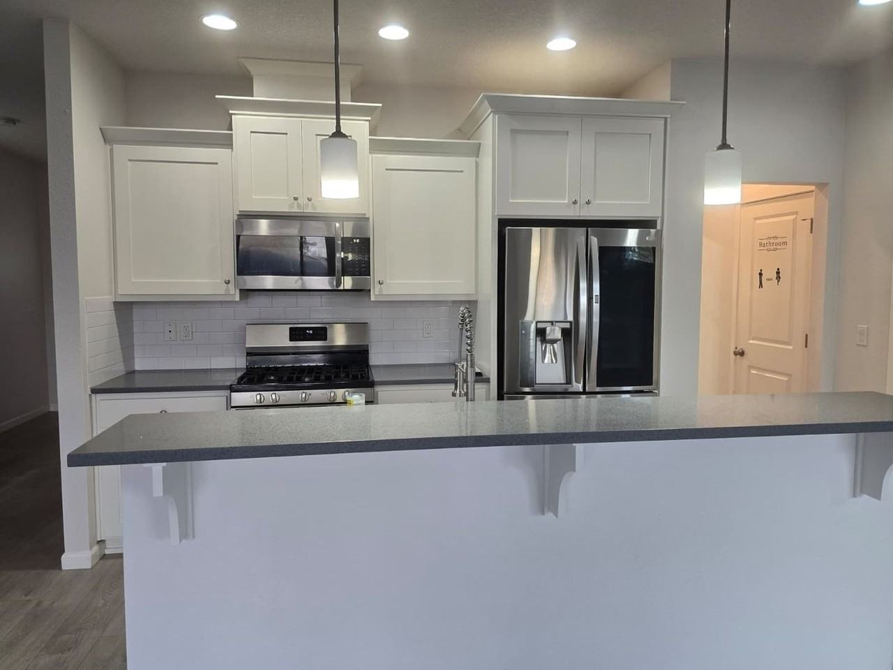 173 N 7th Ave - Photo 4 of 25