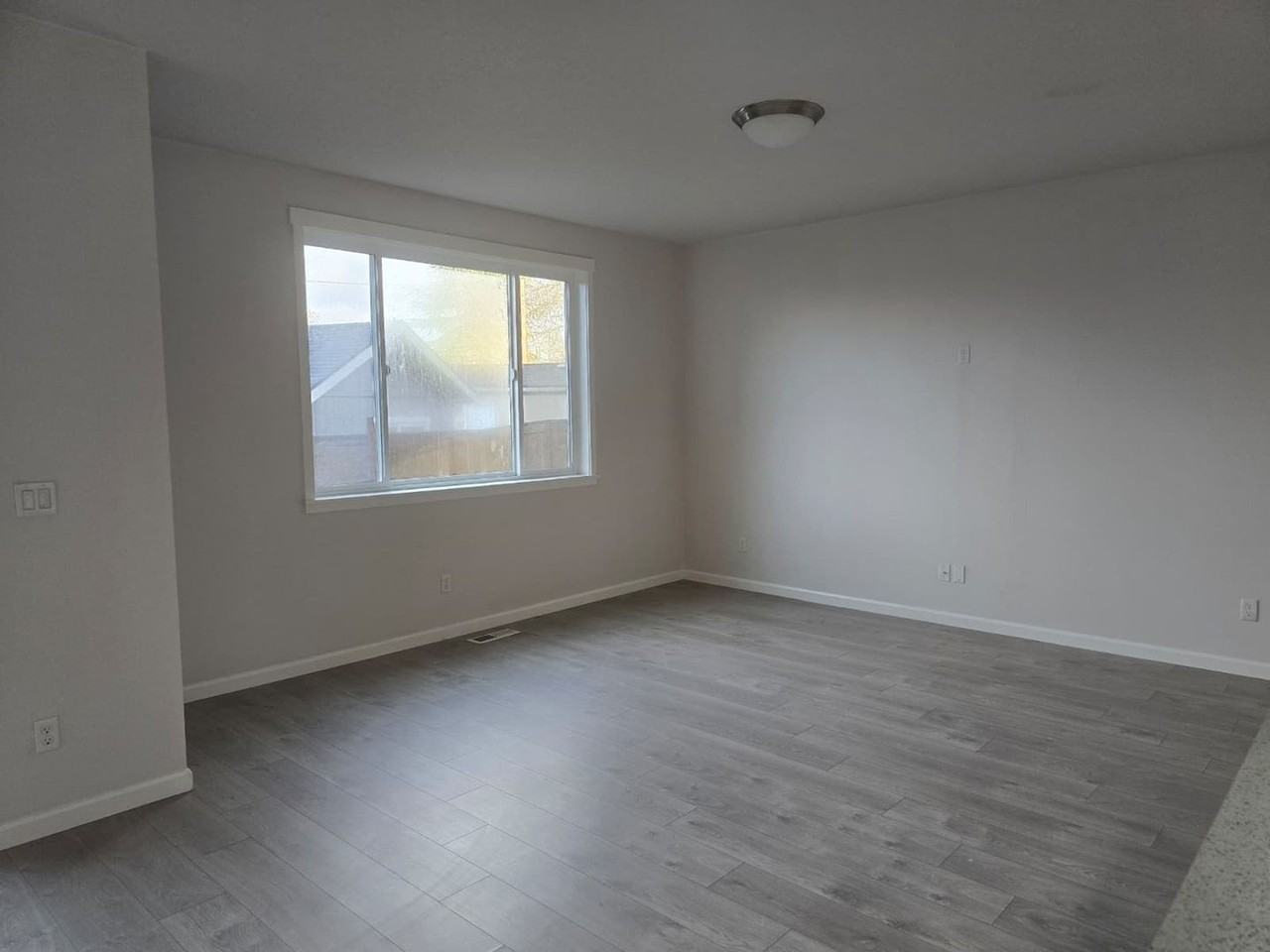 173 N 7th Ave - Photo 5 of 25